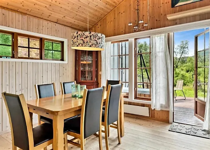 Filefjellhytta Ved Tyin Og Jotunheimen In Og Out Til Alpinanlegg Og Skiloyper * Tyinkrysset