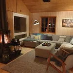 Filefjellhytta Ved Tyin Og Jotunheimen In Og Out Til Alpinanlegg Og Skiloyper Feriehus