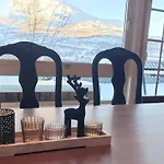 Feriehus Filefjellhytta Ved Tyin Og Jotunheimen In Og Out Til Alpinanlegg Og Skiloyper Tyinkrysset